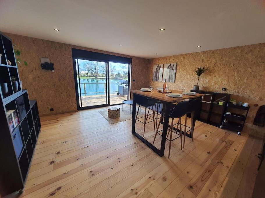 Chalet Les Pieds Dans L'Eau La Campagne A La Ville Saint-Doulchard Exterior photo